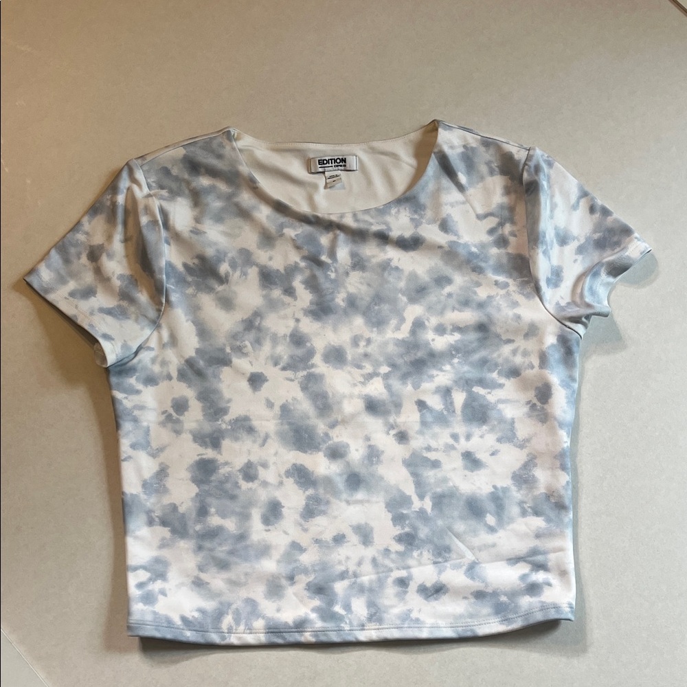 NWOT Express Women's Body Contour blue/white Tee